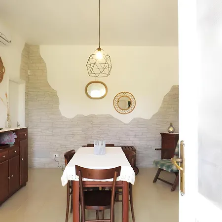 Tuppina Apartment *